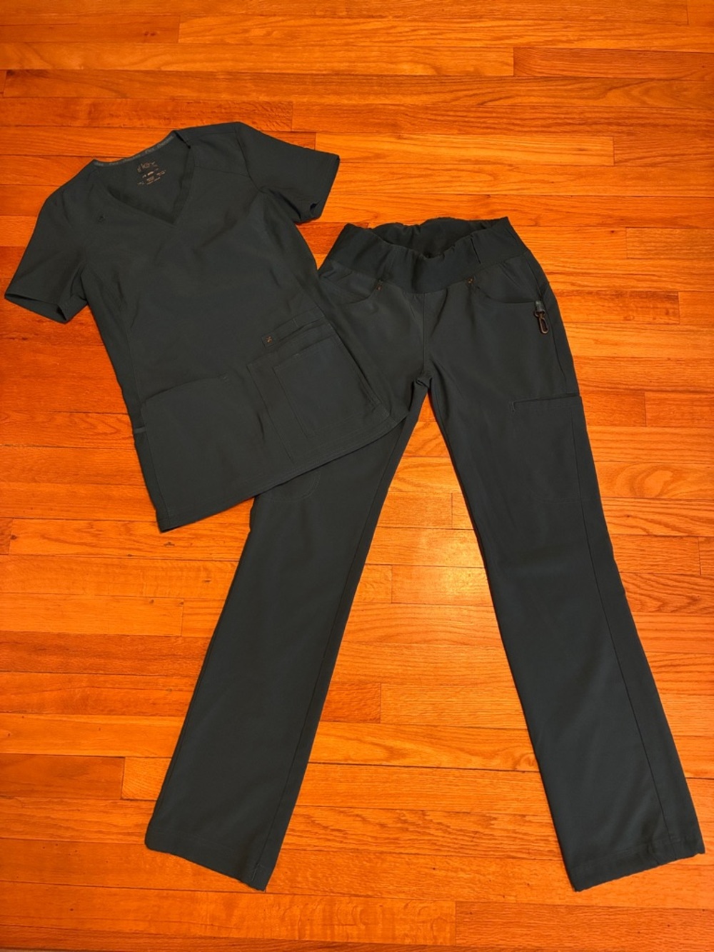 Cherokee iflex scrub set